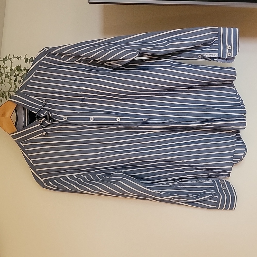 Tommy Bahamas mens botton down shirt